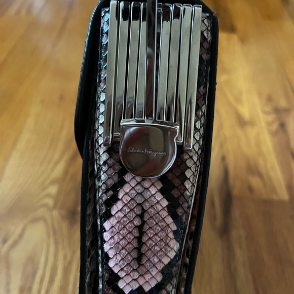 Salvatore Ferragamo SS14 runway collection pink python snakeskin handbag - Picture 6 of 7